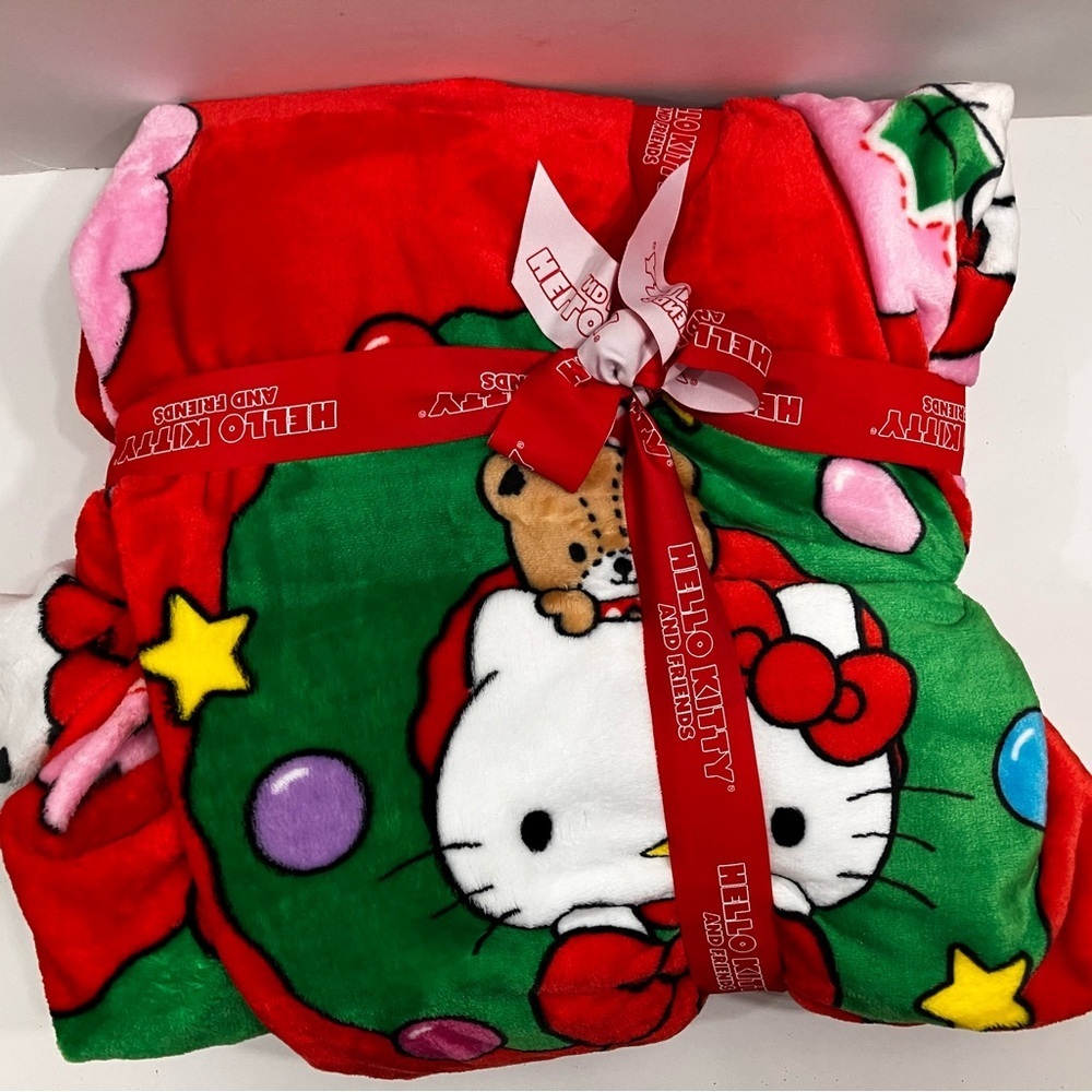 Hello Kitty Plush Blanket NEW - Picture 7 of 8